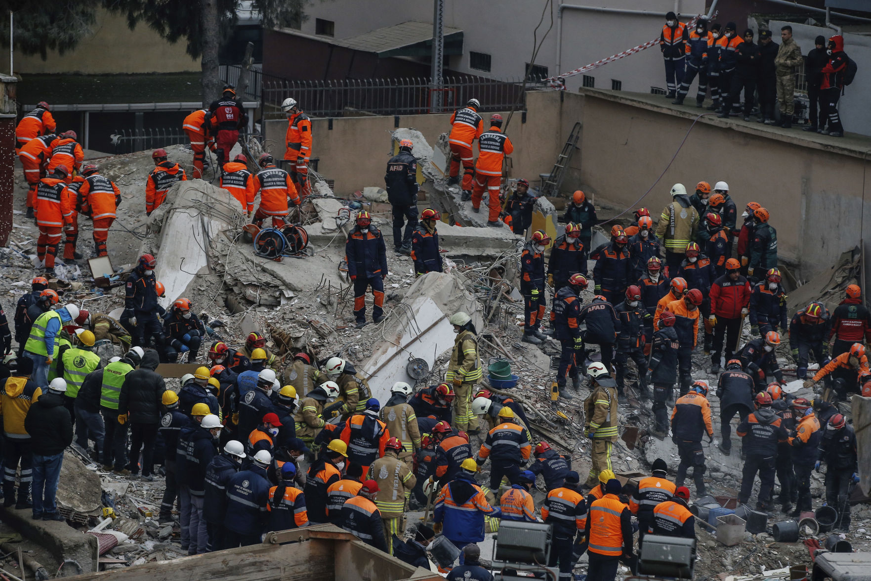 APTOPIX Turkey Building Collapse